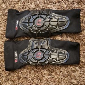 G-form Elbow pads